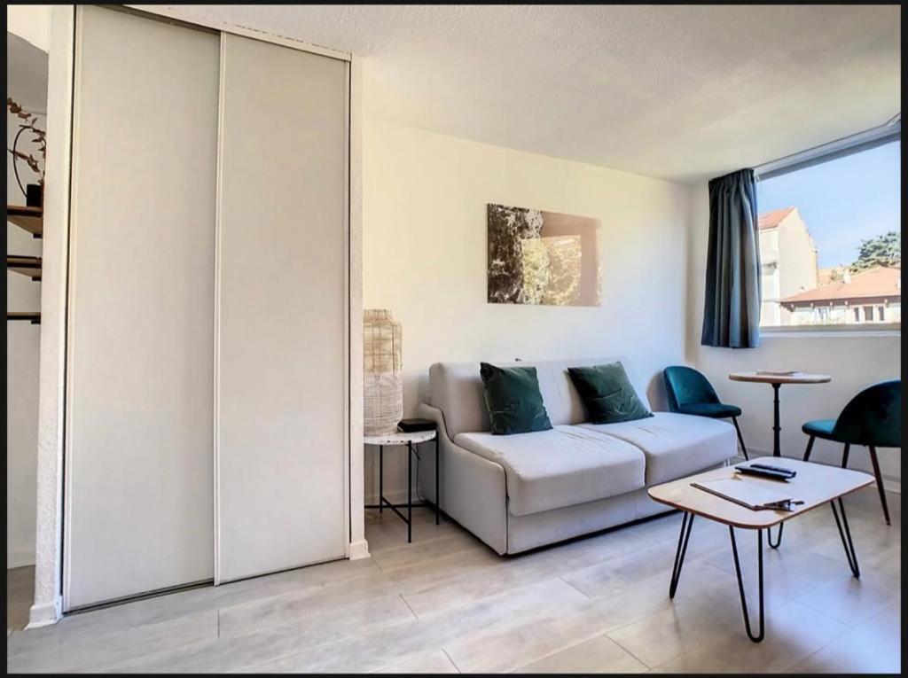 Studio Contemporain Avec Piscine Proche De La Mer Cannes Buitenkant foto